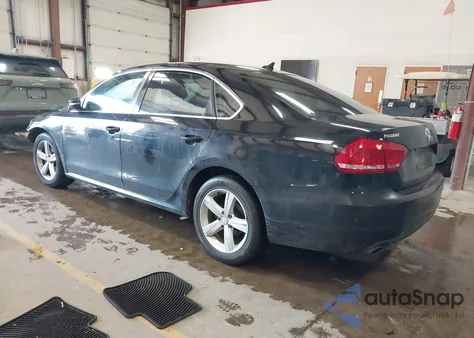 2012 Volkswagen Passat 2.5L Se z USA, uszkodzony, nr VIN 1VWBP7A37CC020347